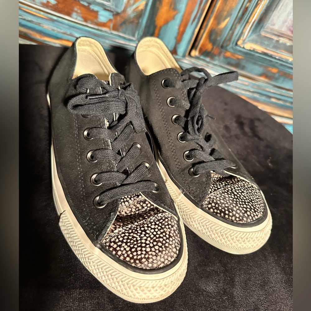 Black Converse with dots. Very gently worn! Size 7.5